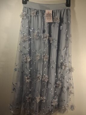 NWT Boho Beautiful Light Gray Tulle  Floral Embroidered Maxi Skirt